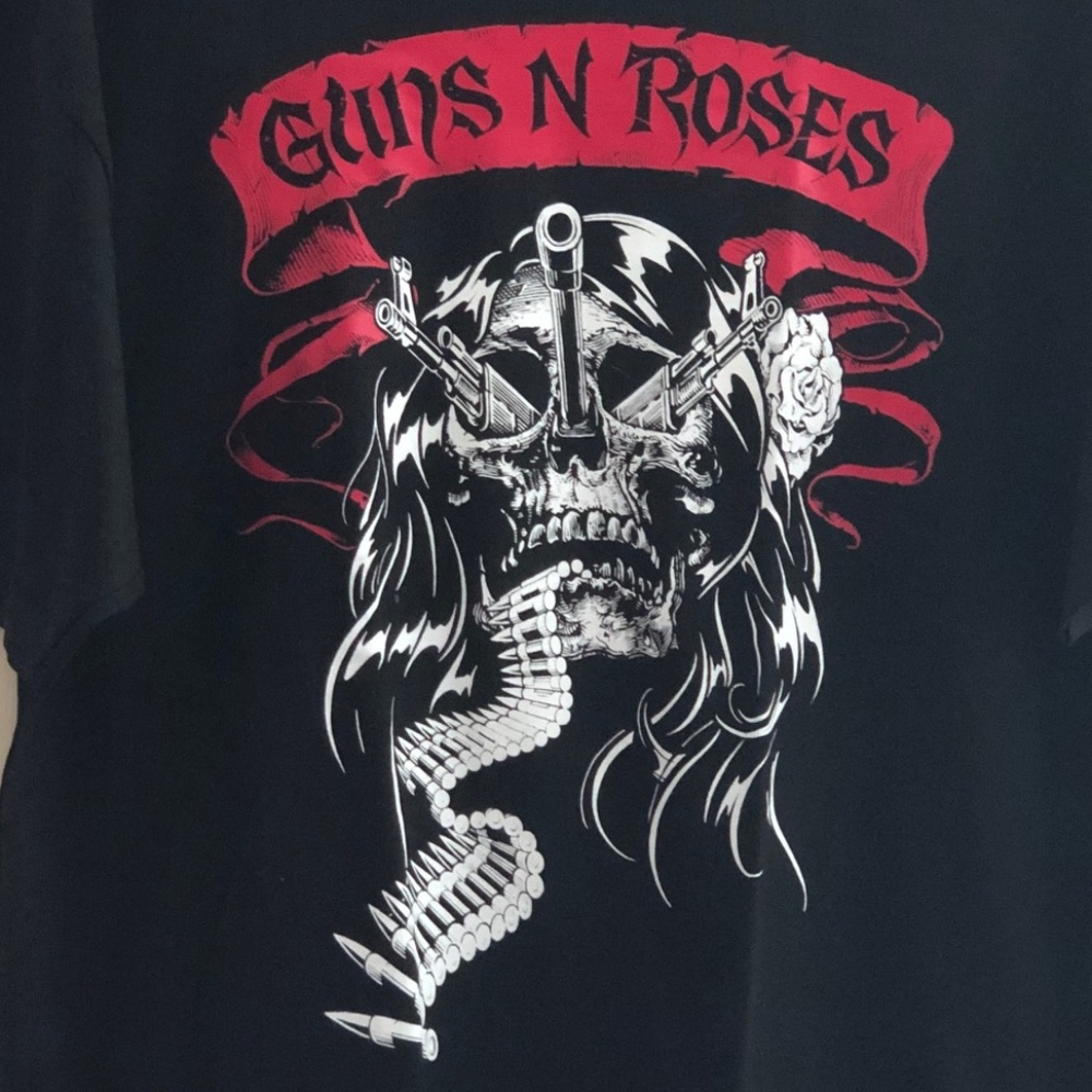 Guns and Roses Honolulu, HI 2018 Concert Shirt